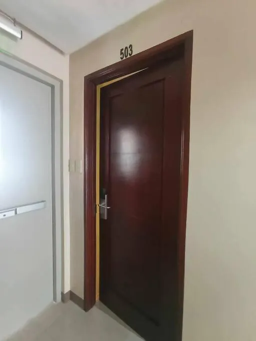 Spacious Studio Apartment B503 Manila